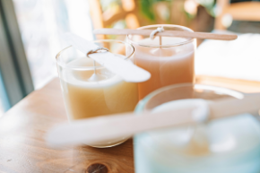 صورة لقسم الشموع المصنوعة يدويا